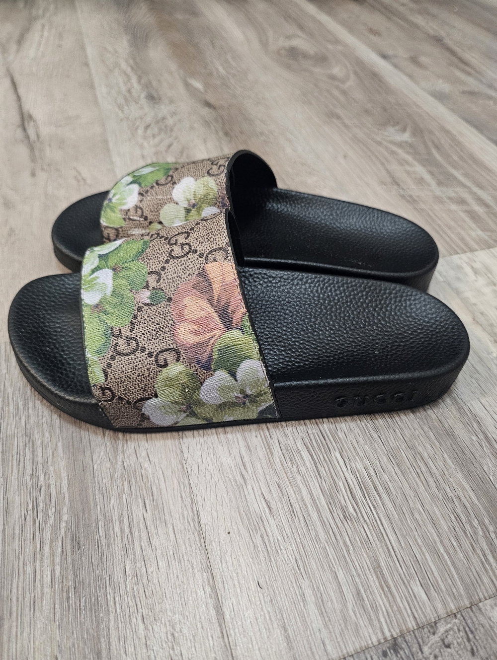 Gucci Floral Slide Sandals - Picture 2 of 9